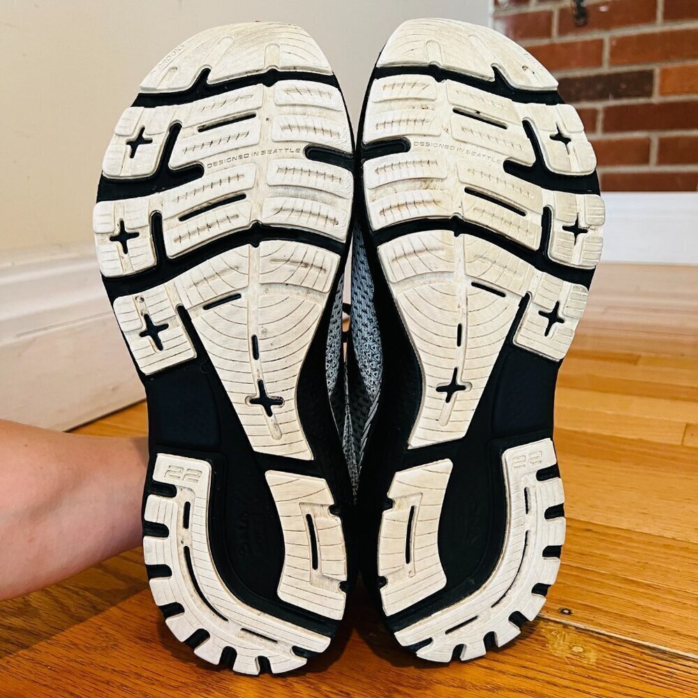 Brooks Adrenaline GTS 22 Mens 10.5 Wide Shoes Gray Running Walking Gym Lace Up - Picture 16 of 16